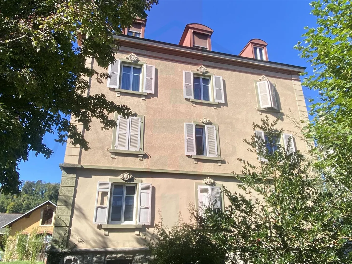 Gemischtes Gebäude 24 Zimmer - Foto 1 von 13