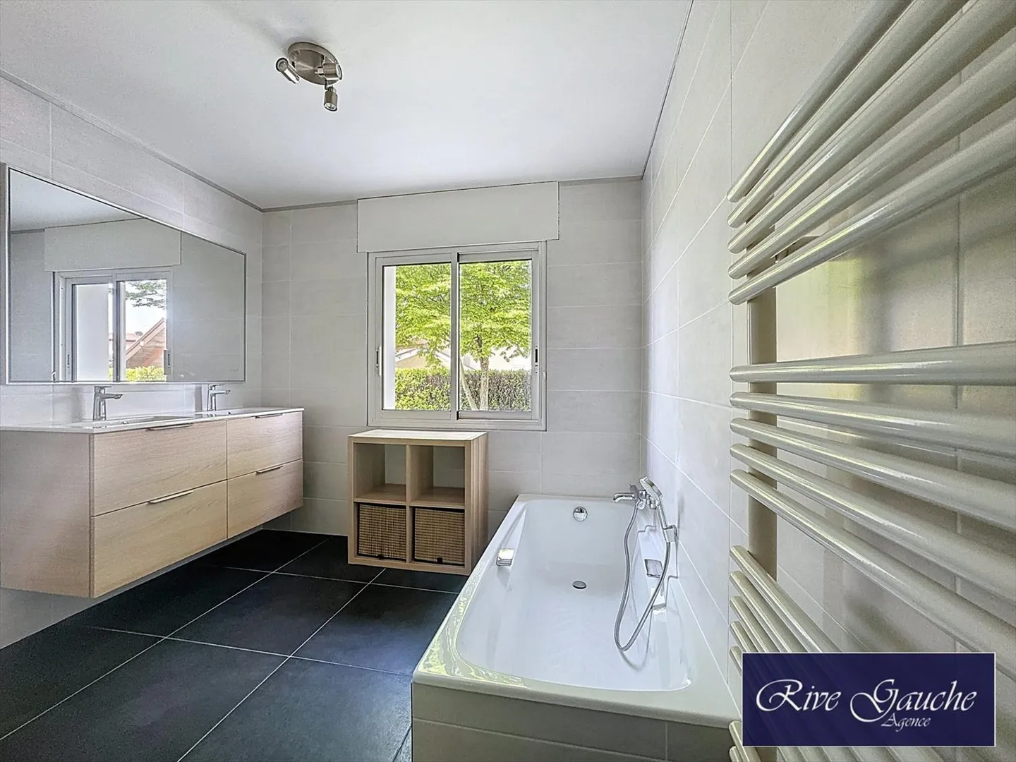 Villa con 6 camere a Messery - Foto 8 di 11