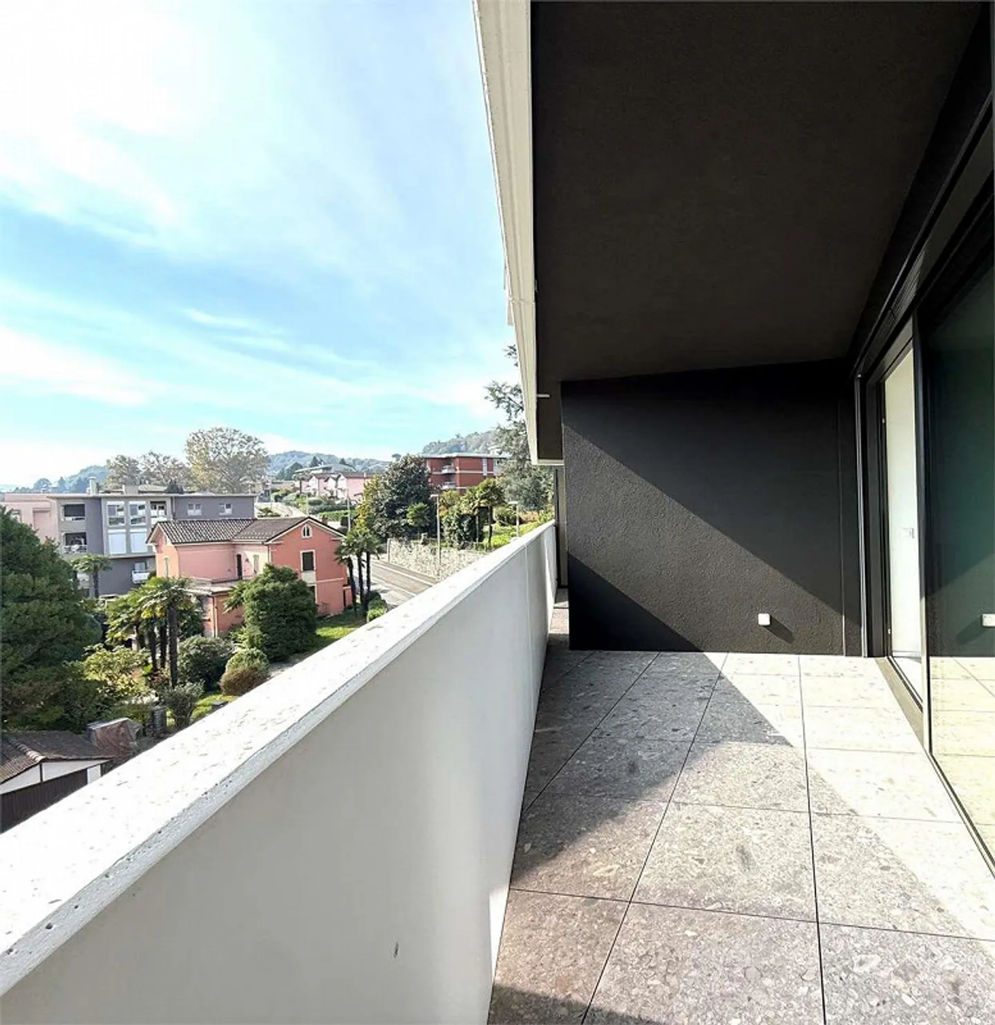 Breganzona for rent modern 3.5 with lake view - Photo 5 of 10