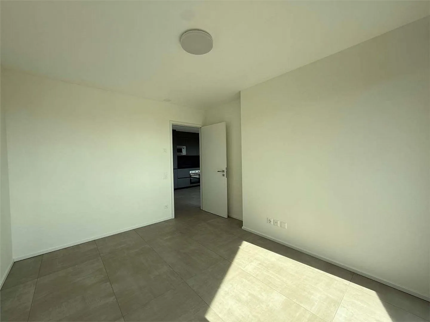 Breganzona for rent modern 3.5 with lake view - Photo 6 of 10