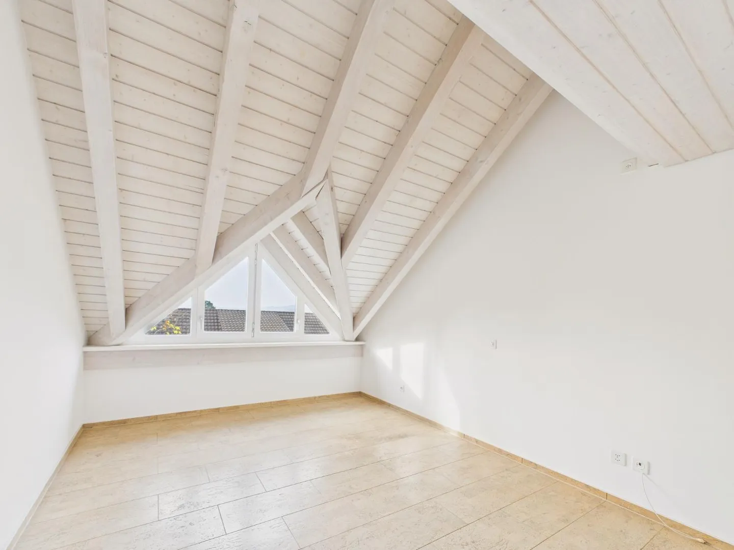 Appartement mansardé moderne de 4.5 pièces avec vue dégagée à Wigoltingen - Photo 9 sur 12