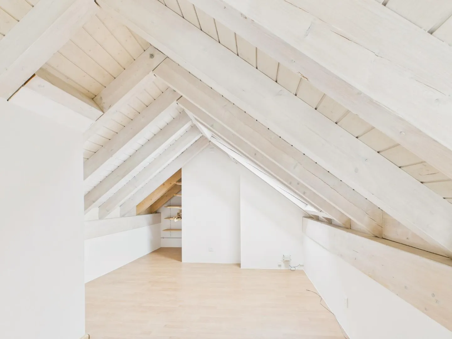 Appartement mansardé moderne de 4.5 pièces avec vue dégagée à Wigoltingen - Photo 10 sur 12