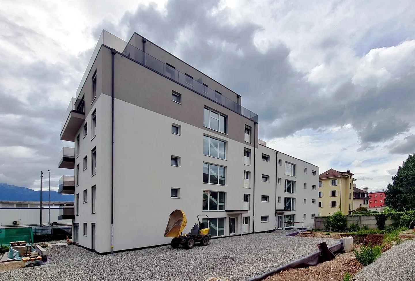 Charmante Wohnung mit Terrasse - Foto 2 von 13
