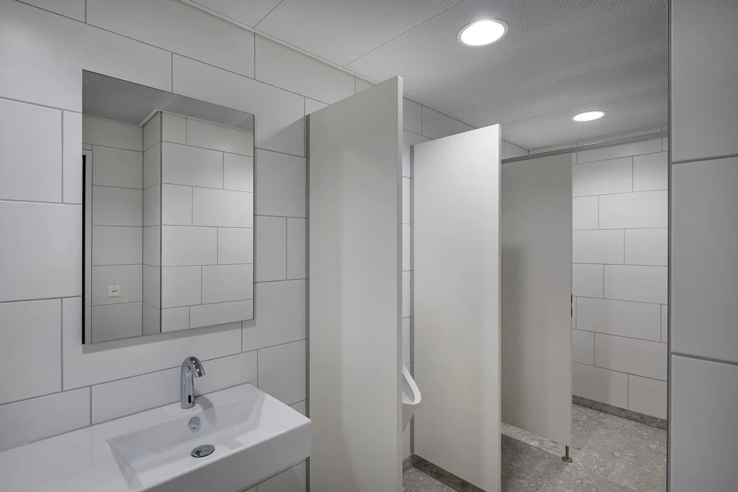 Espace de vente ou showroom en construction brute - Photo 4 sur 5