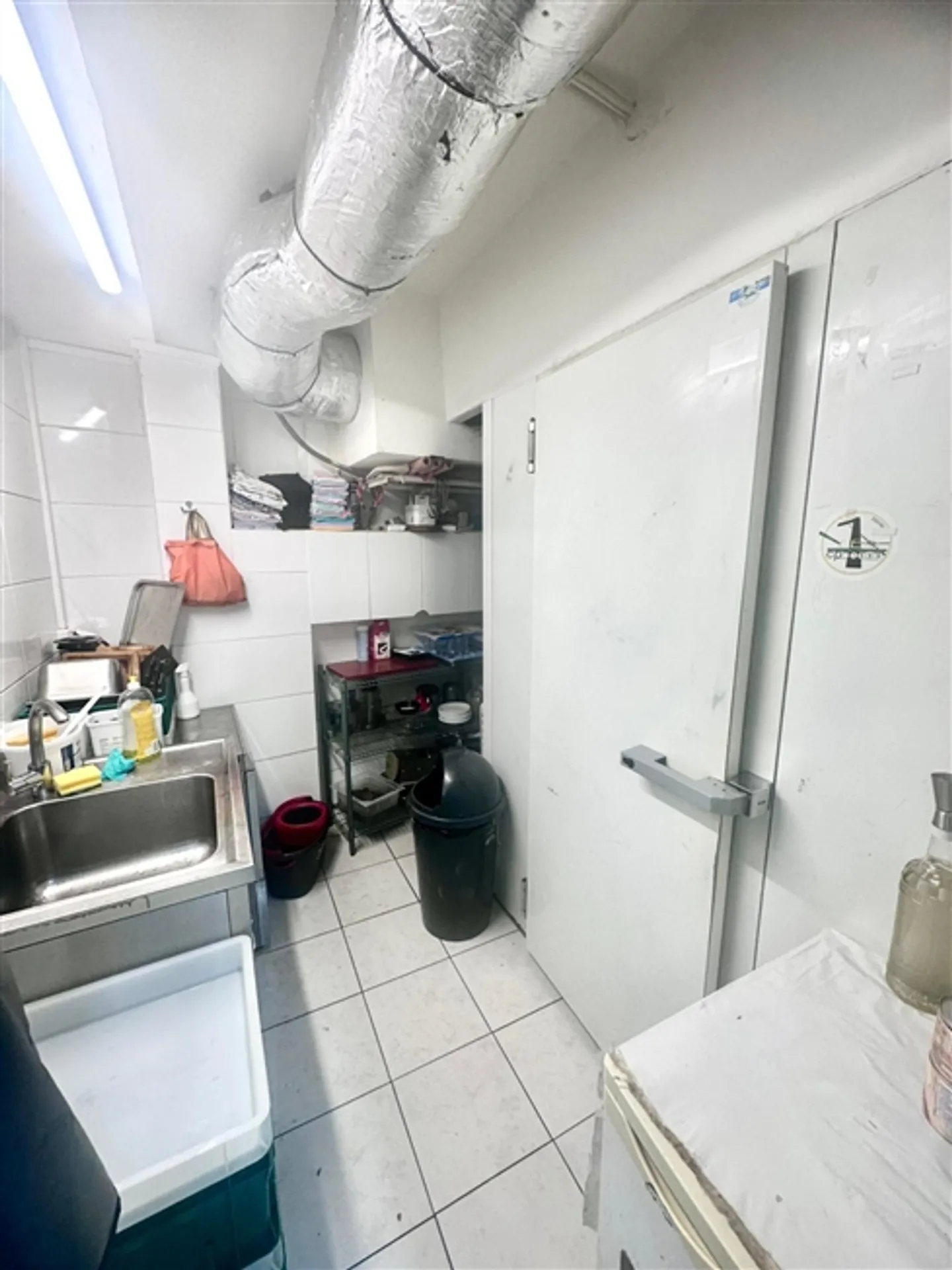 Café for Sale - Beautiful Location and Excellent View - Photo 3 of 4