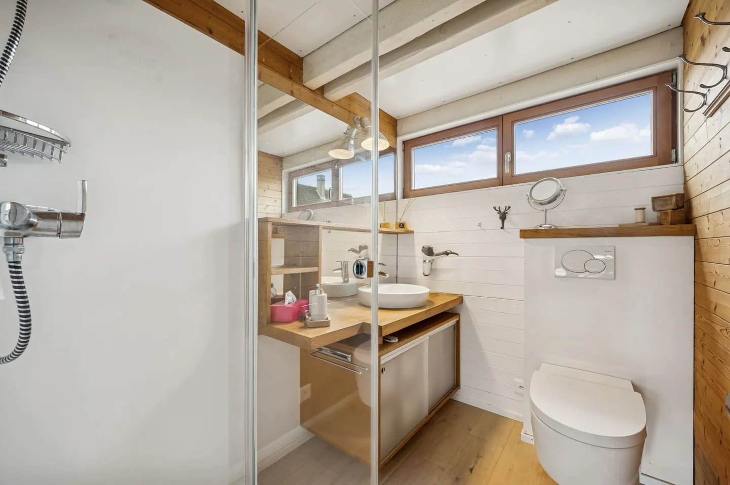 Stilvolles Einfamilienhaus mit Bootsplatz - Foto 9 von 13