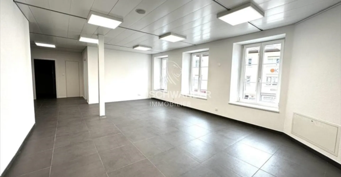 Spazio ufficio in affitto - Foto 1 di 10