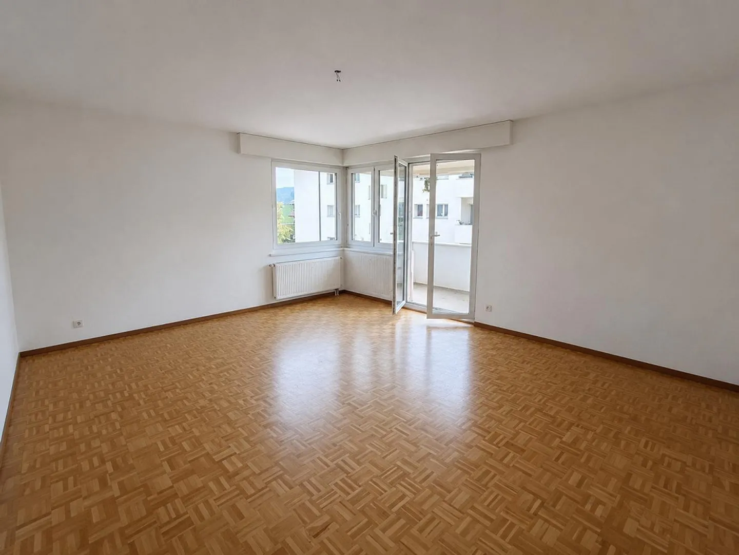 4 Room Apartment - Photo 2 of 10