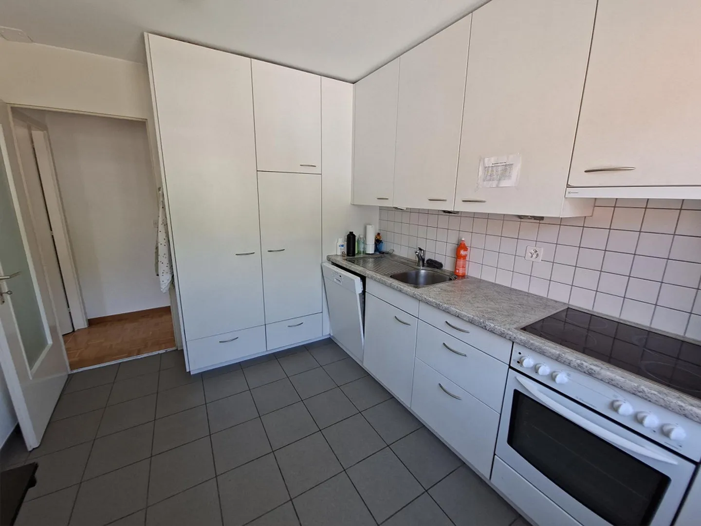 4 Room Apartment - Photo 3 of 10