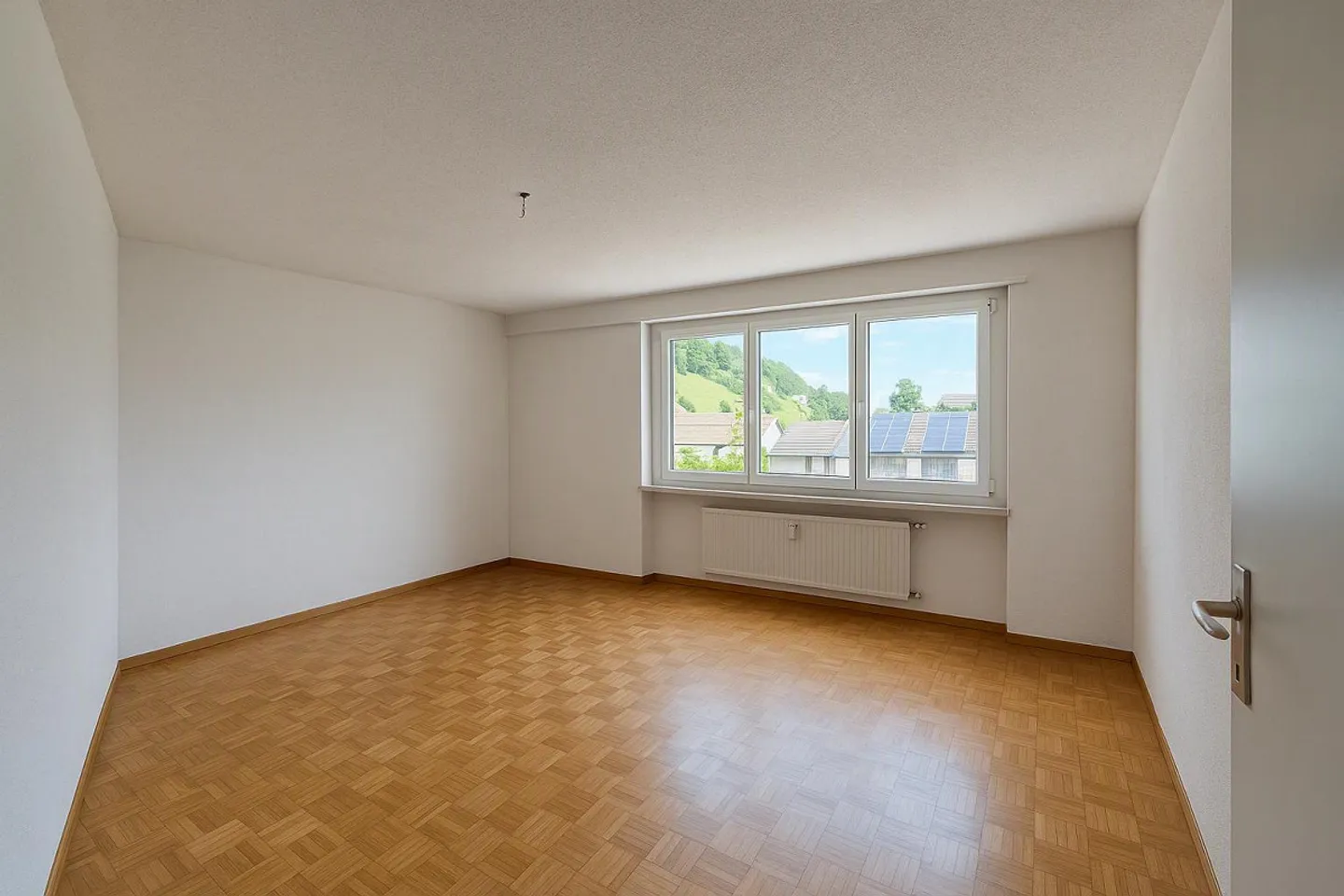 4 Room Apartment - Photo 5 of 10