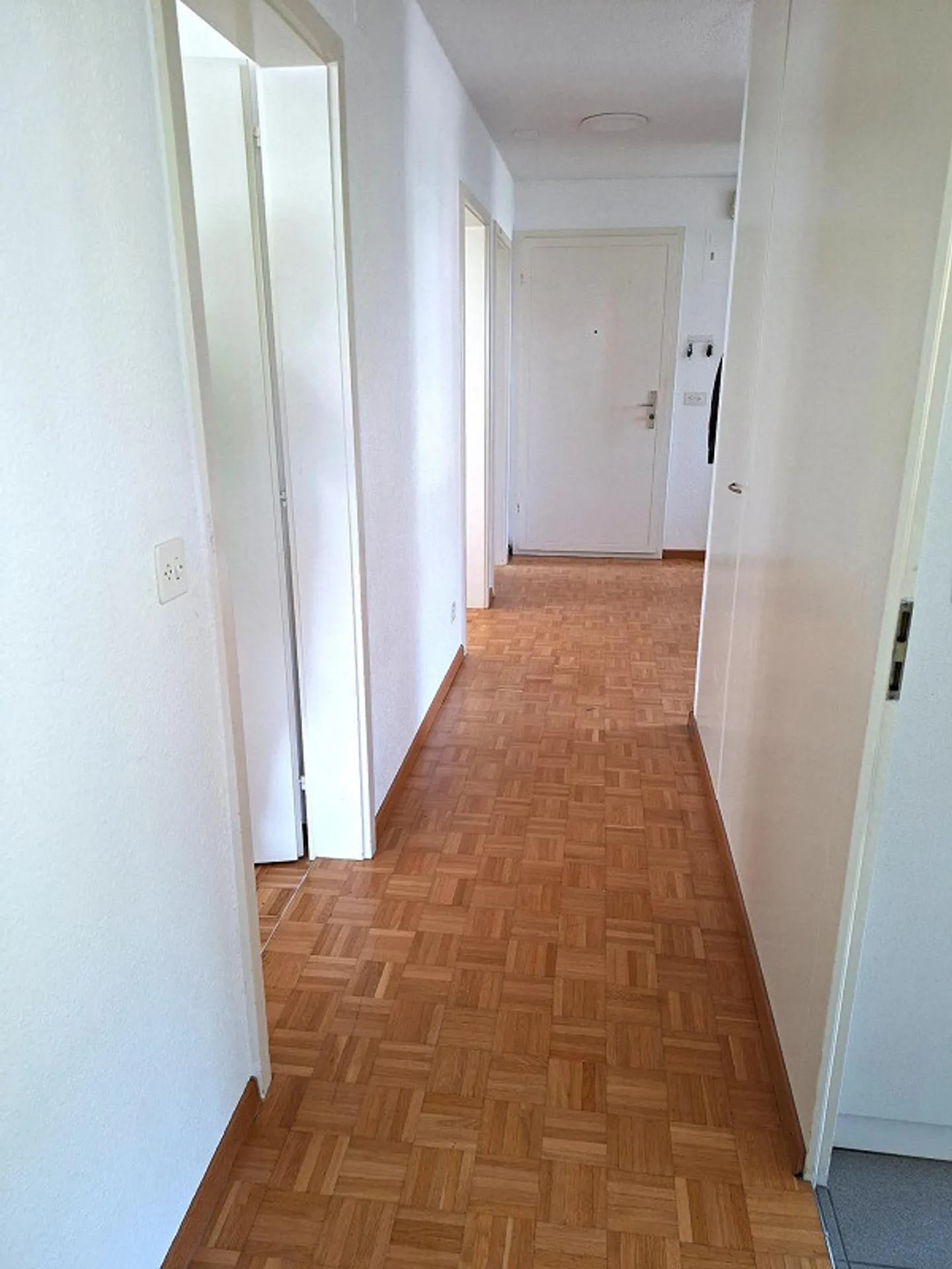 4 Room Apartment - Photo 8 of 10