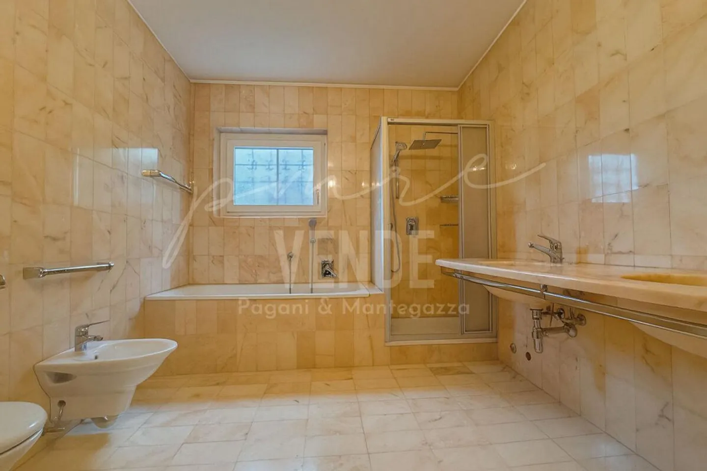 COMANO | VIVERE TRA VERDE E COMFORT: GIARDINO PRIVATO E PISCINA - Foto 11 di 11