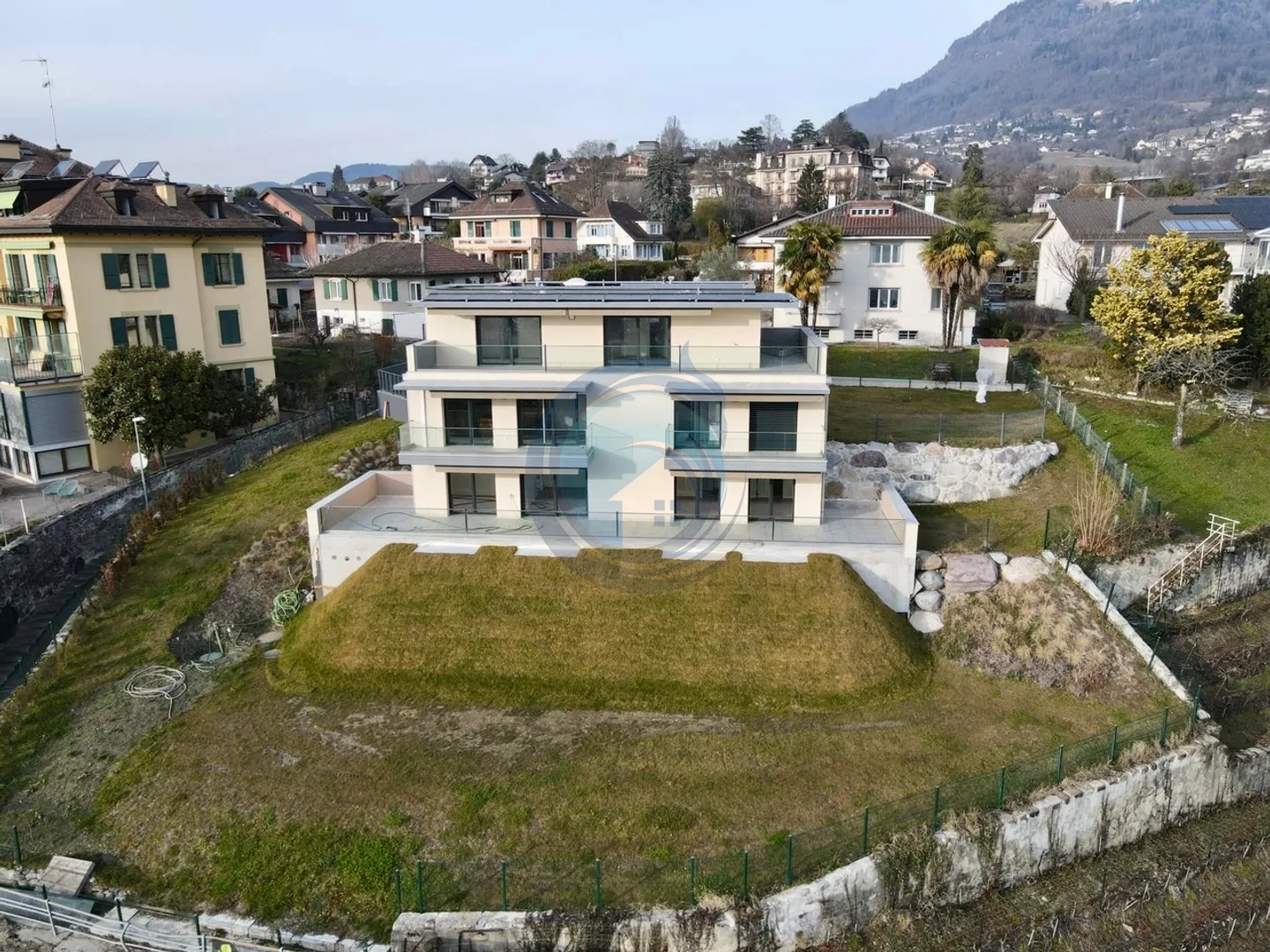 2,5-ZIMMER-WOHNUNG IM DACHGESCHOSS MIT PANORAMABLICK AUF DEN SEE - Foto 11 von 12