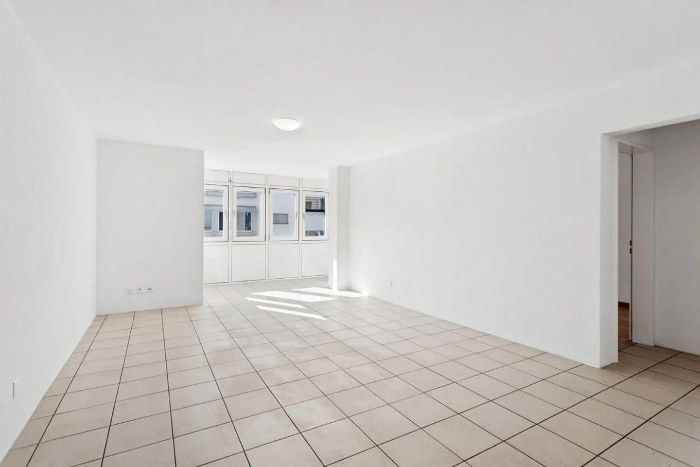 Renovierte Wohnung in Biel - Foto 3 von 10