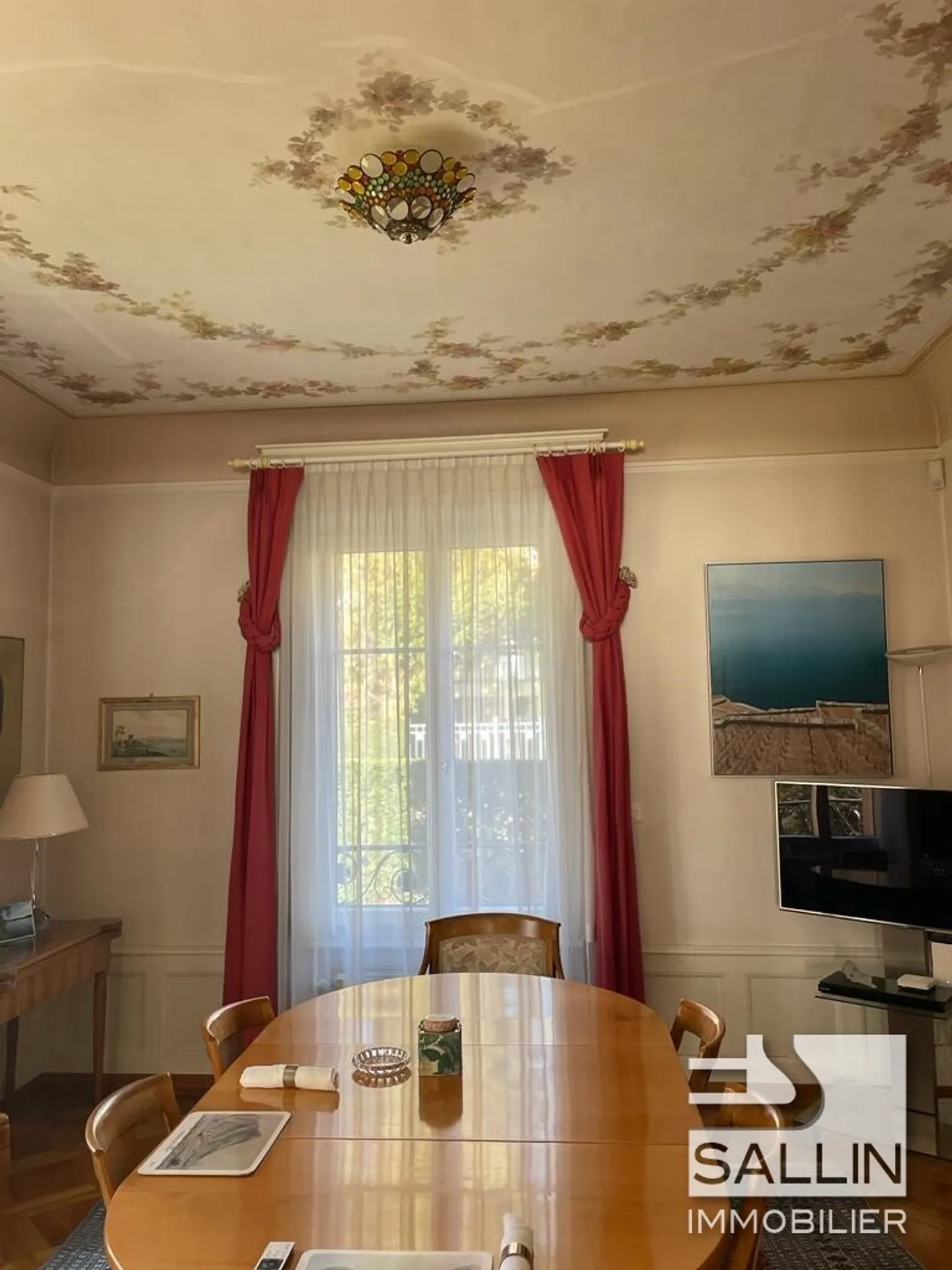 Magnificent 6-Room Apartment in the Gambach District - Photo 2 of 9