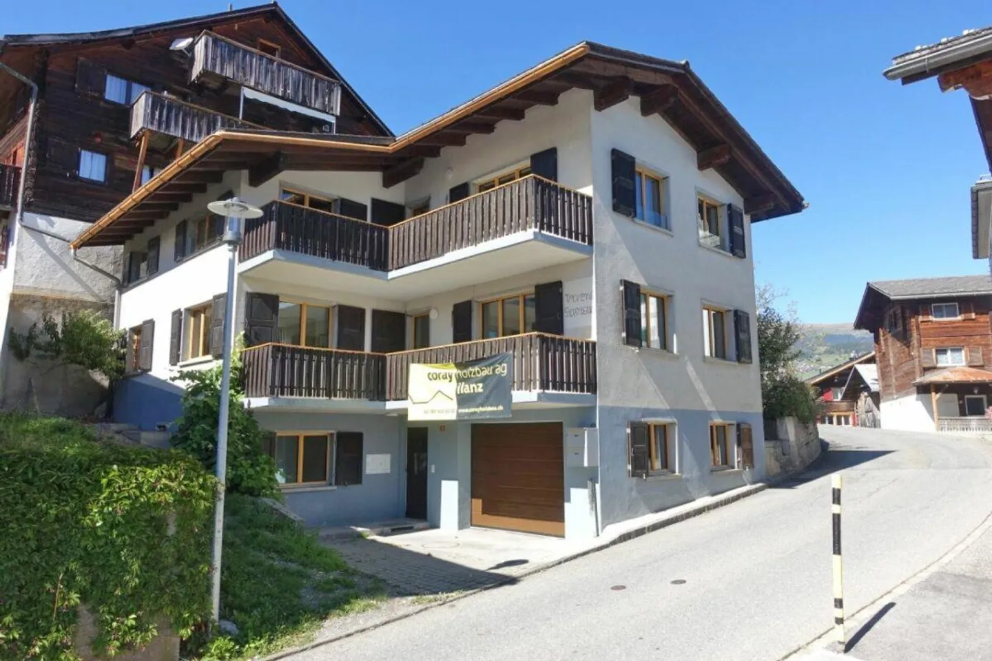 Two-family house with two 4½-room apartments, Apartment No. 1 - Photo 1 of 5