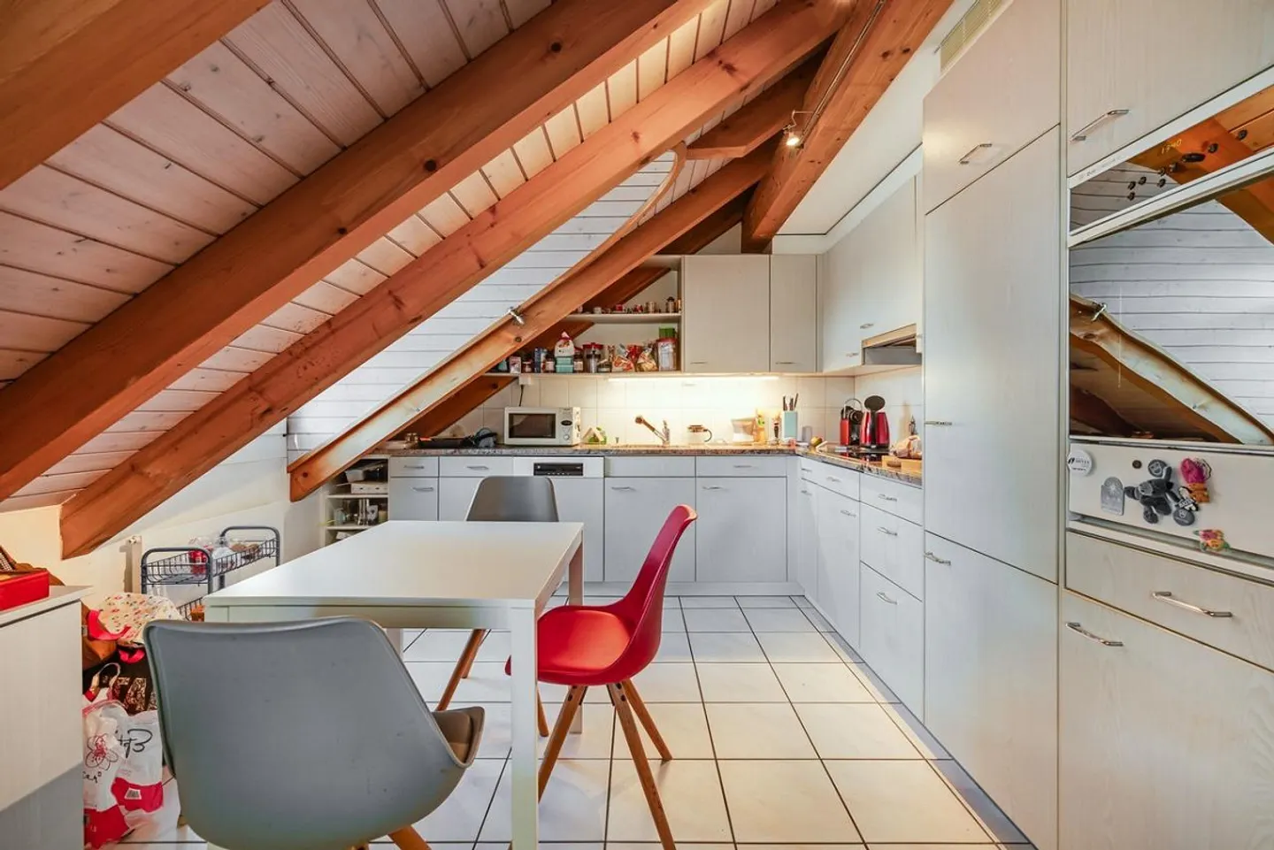 Une maison à tomber amoureux – charmant appartement sous les combles avec poutres apparentes - Photo 12 sur 30