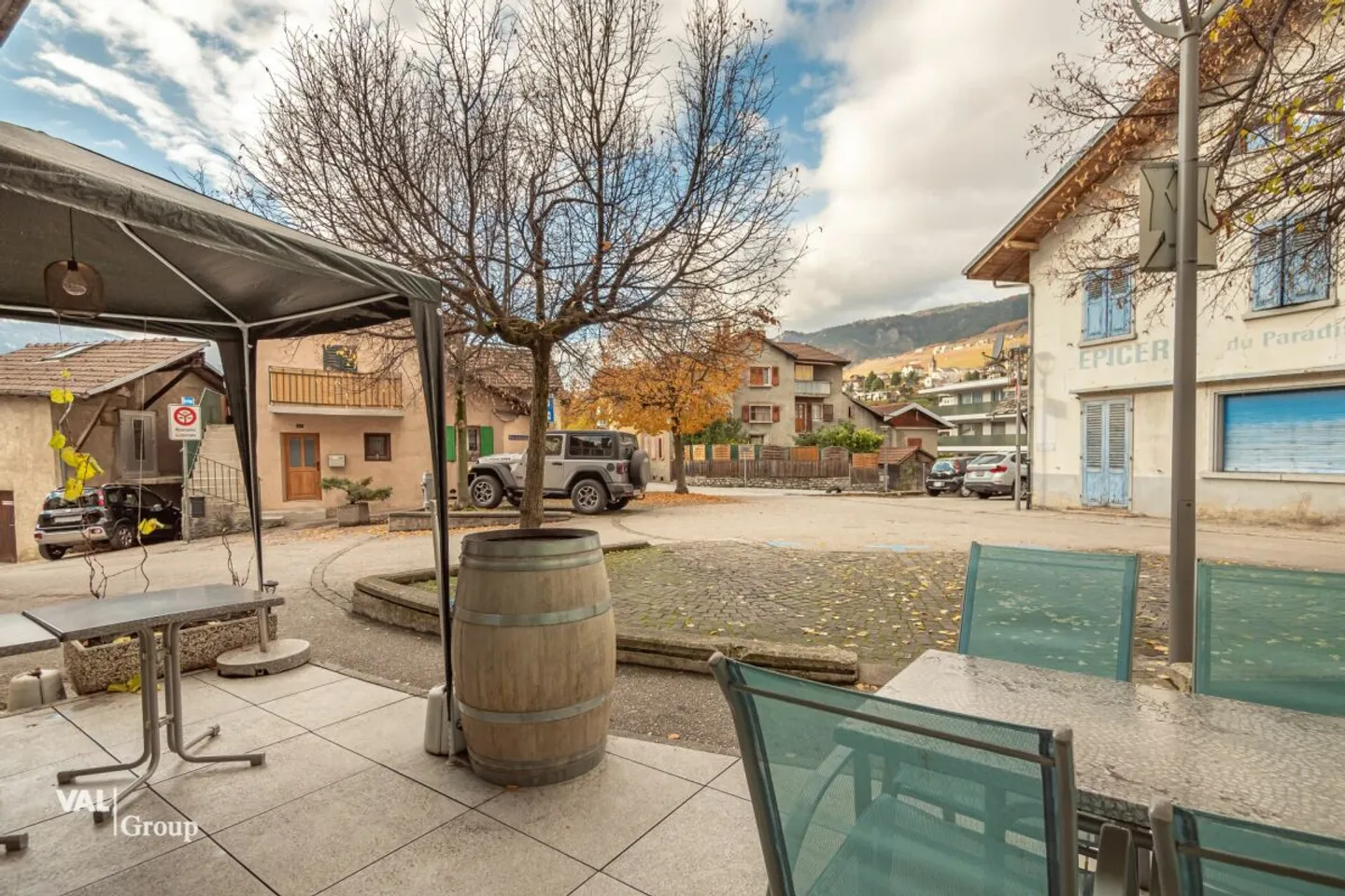 Charming and Cozy Café-Bar-Restaurant in Borzuat - Photo 8 of 9