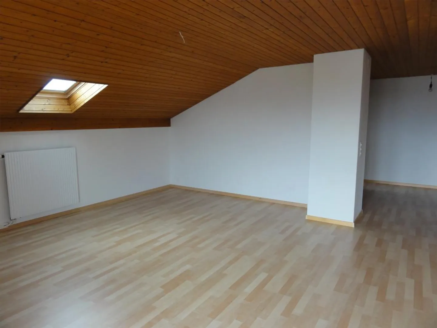 günstige 3,5 Zimmer-Dachwohnung - Foto 1 von 9