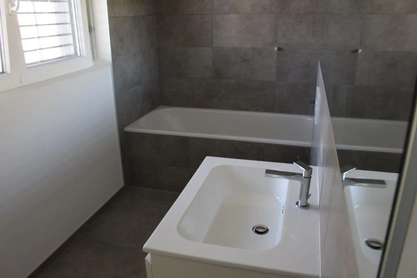 Modernes Apartment in Losone - Foto 7 von 11