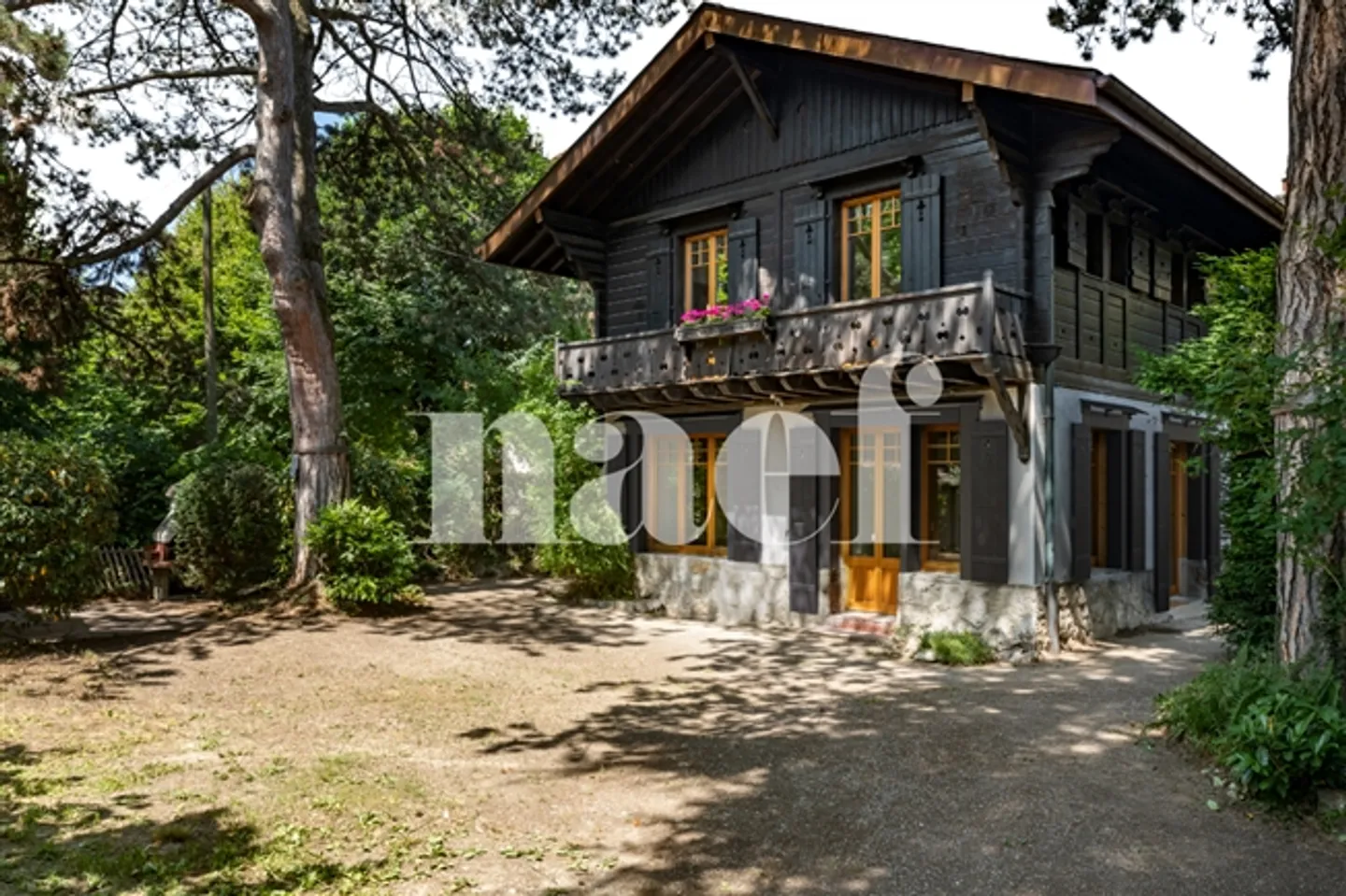 Charming, completely renovated house - Photo 1 of 11