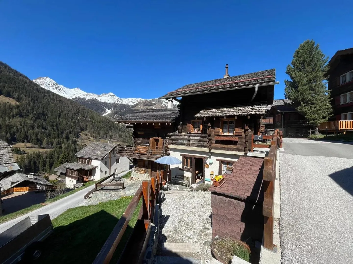Charmant Chalet Alpin à Ayer - Photo 2 sur 13