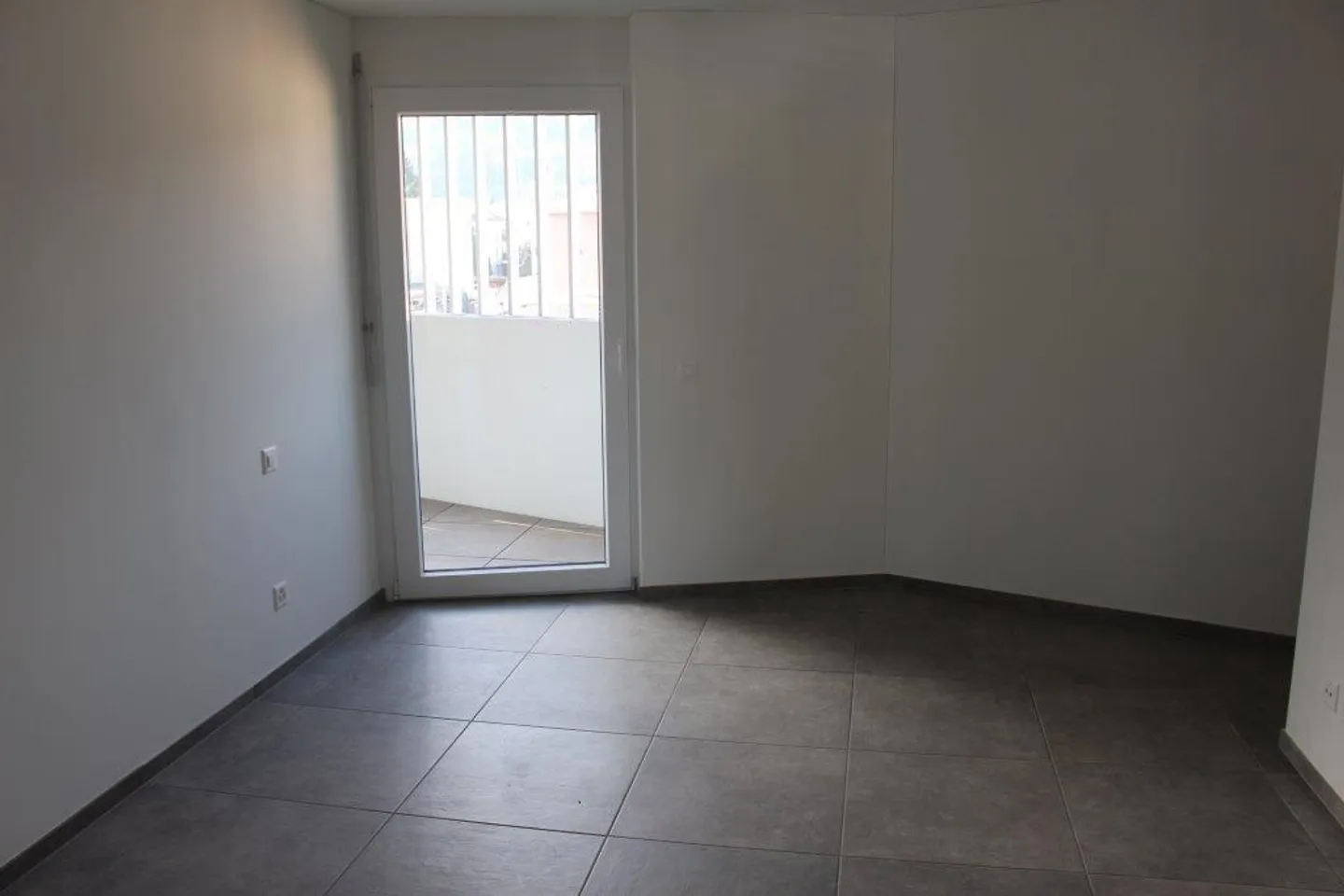 Modernes Apartment in Losone - Foto 6 von 11