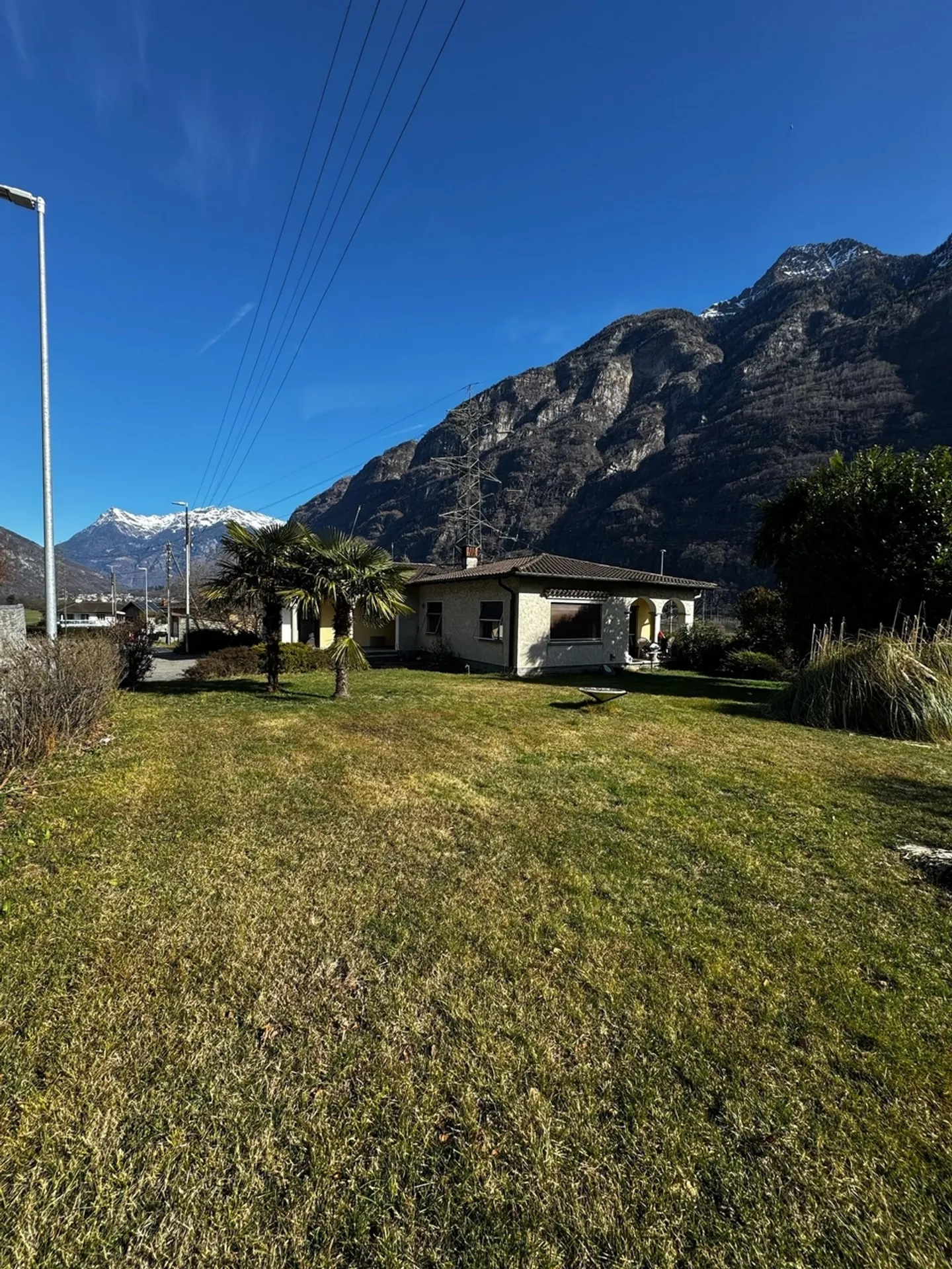 Casa in Vendita nel Comune di Iragna con circa 1570 mq di giardino - Foto 5 di 8