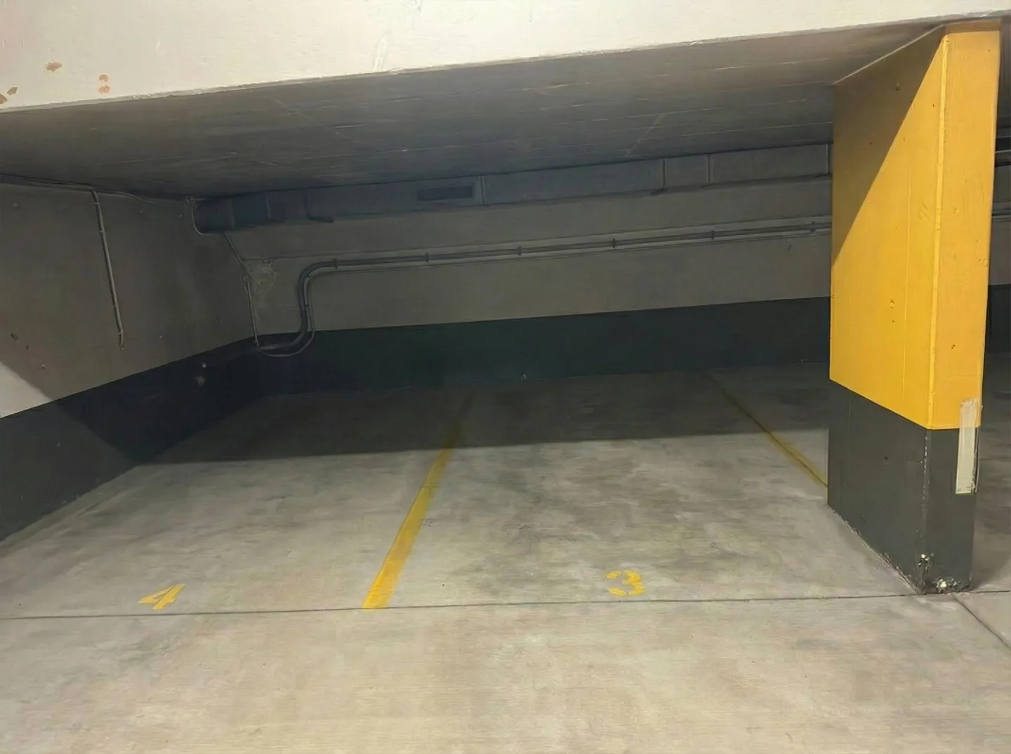 Parking souterrain | Central à Zurich-Oerlikon - Photo 1 sur 1