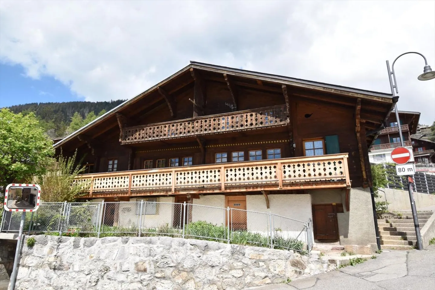 Chalet with 8 Rooms in Leysin - Photo 1 of 11