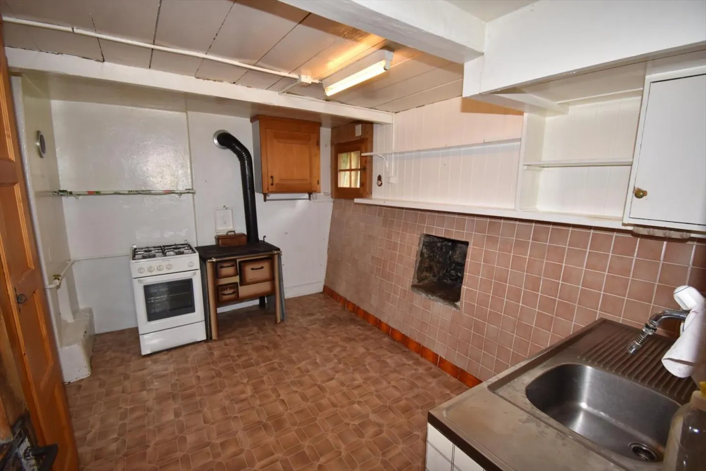 Chalet with 8 Rooms in Leysin - Photo 2 of 11