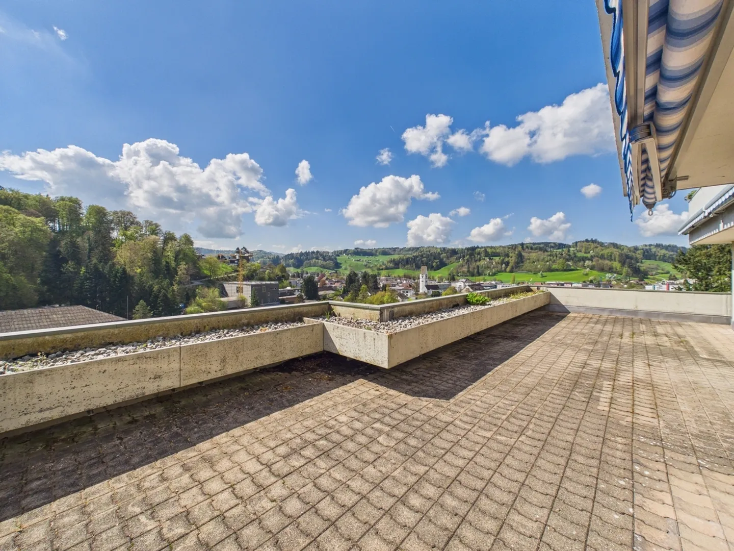 Moderne 4.5-Zimmer-Wohnung in Unterkulm - Foto 4 von 10