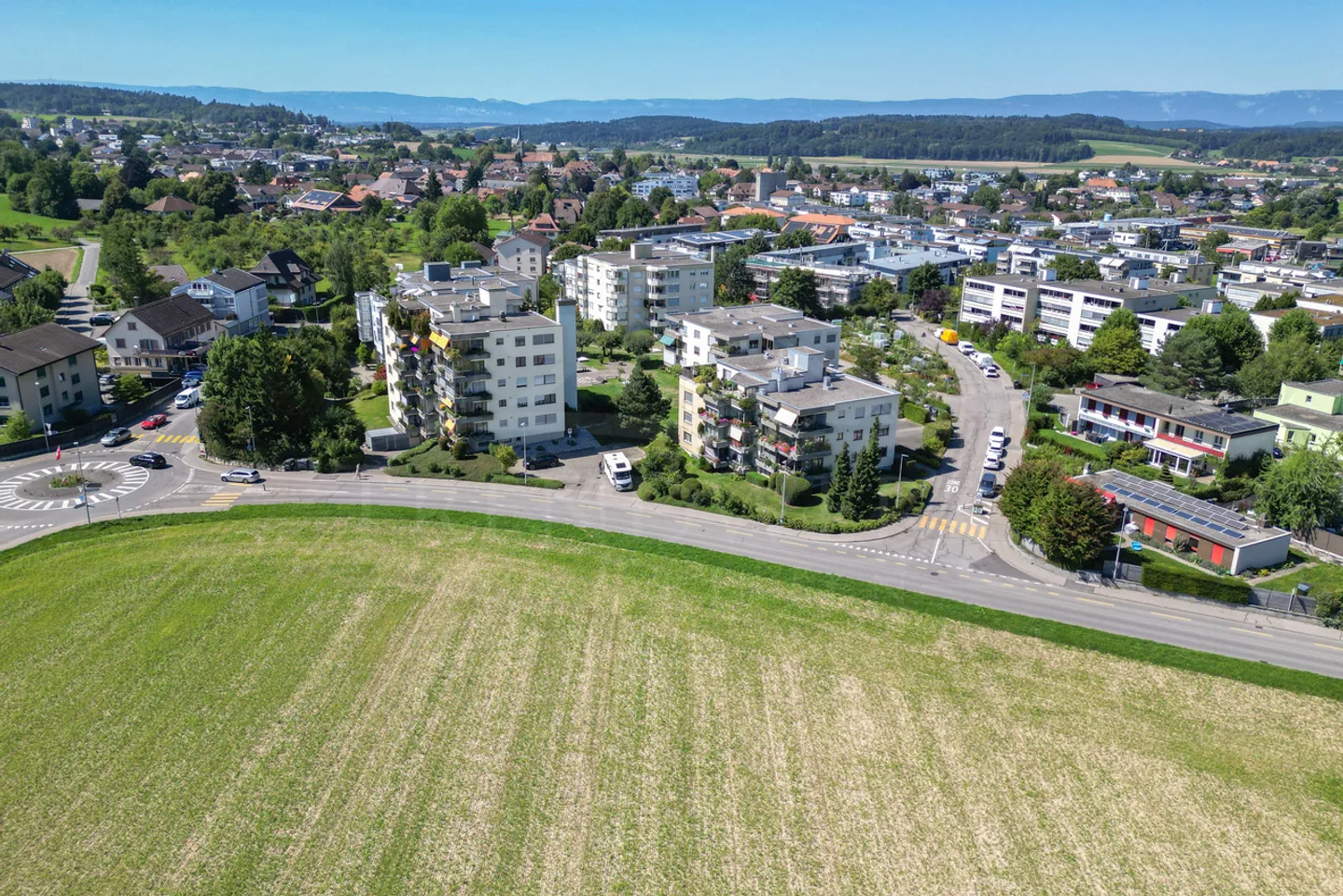 Appartement confortable de 2,5 pièces avec place de parking à Münchenbuchsee - Photo 2 sur 9