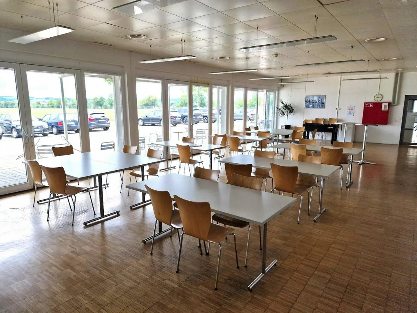 Hall industriel de 10 000 m2, divisible et accessible aux camions, de 10 m de haut avec... - Photo 6 sur 8