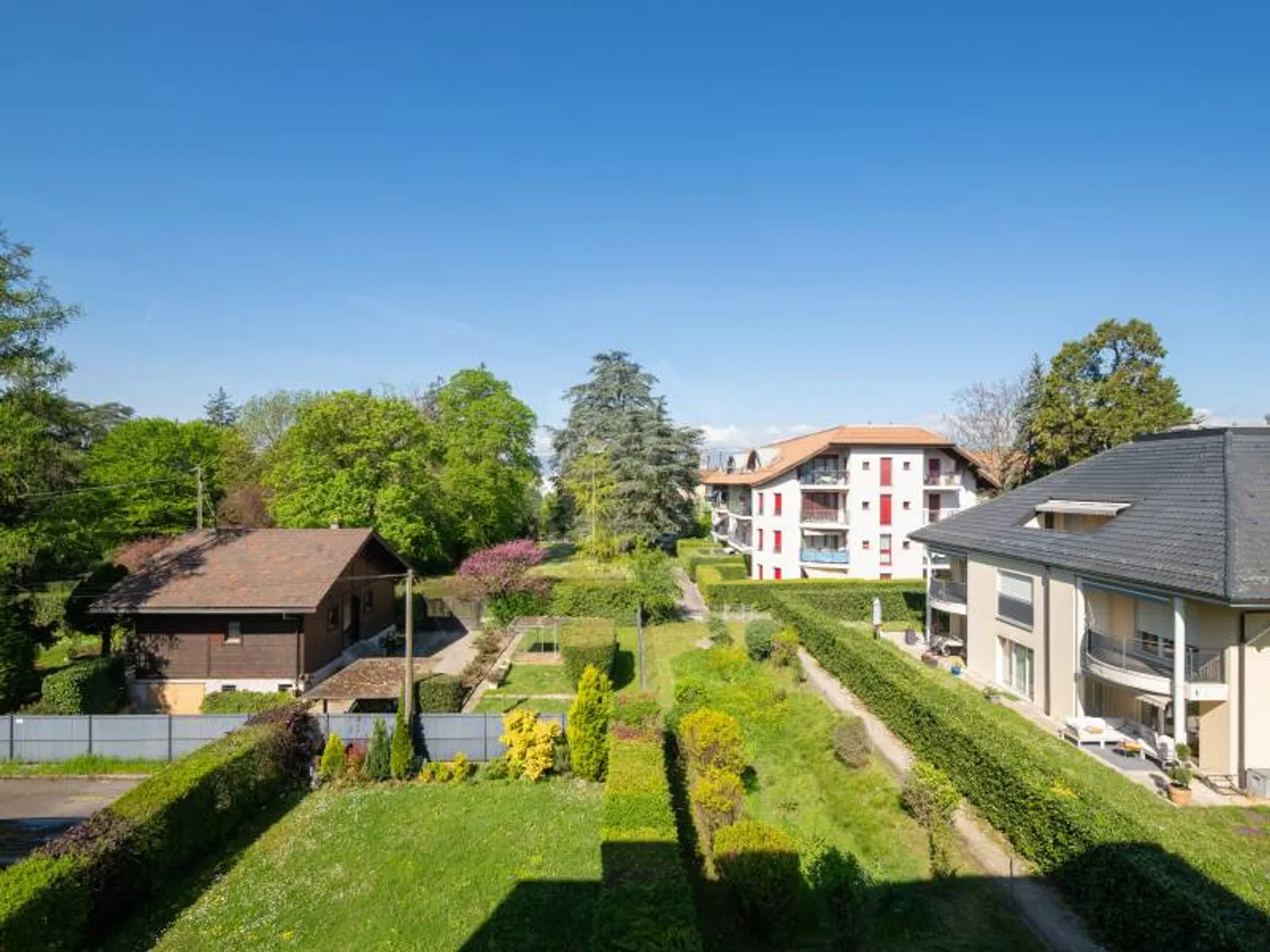 Appartement lumineux à Chêne-Bourg - Photo 1 sur 9