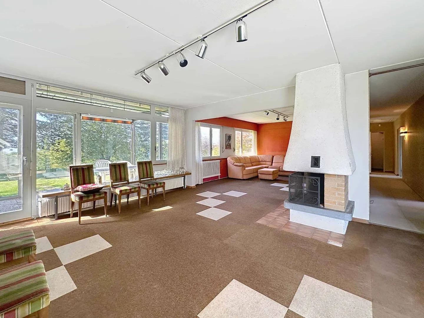 Exklusiv: Villa zur Renovierung - Foto 3 di 12
