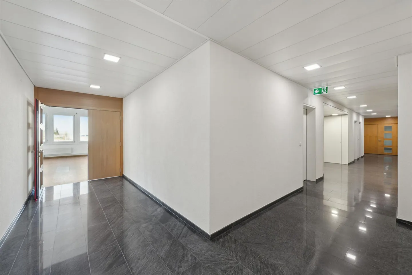 Edificio commerciale Bodenäckerstrasse 1/3 Spreitenbach - Il tuo rappresentante... - Foto 4 di 9