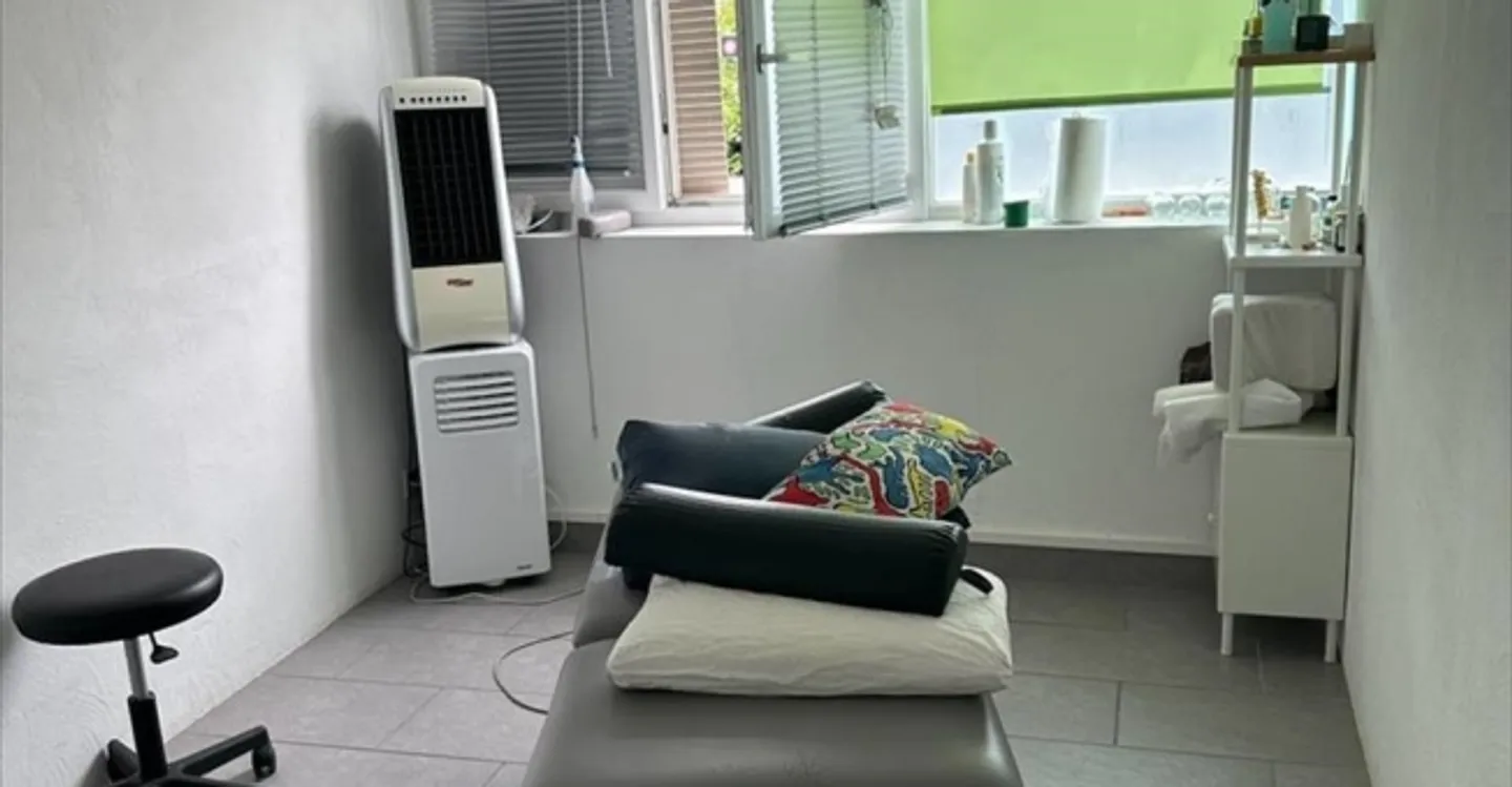 Office space for rent - Photo 2 of 9