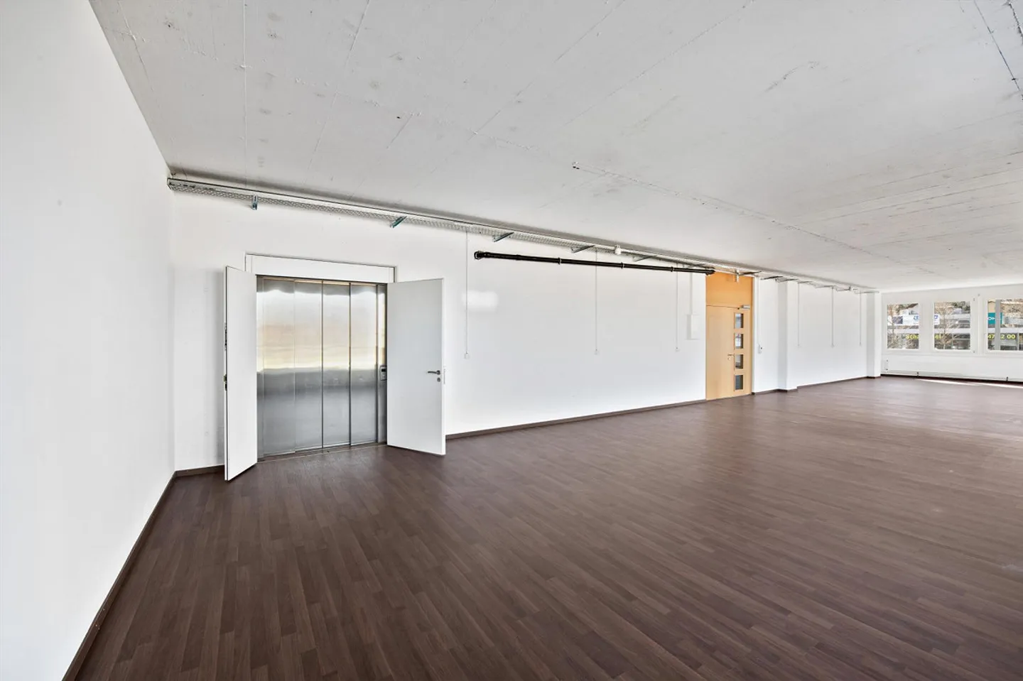 Edificio commerciale Bodenäckerstrasse 1/3 Spreitenbach - Il tuo rappresentante... - Foto 7 di 9
