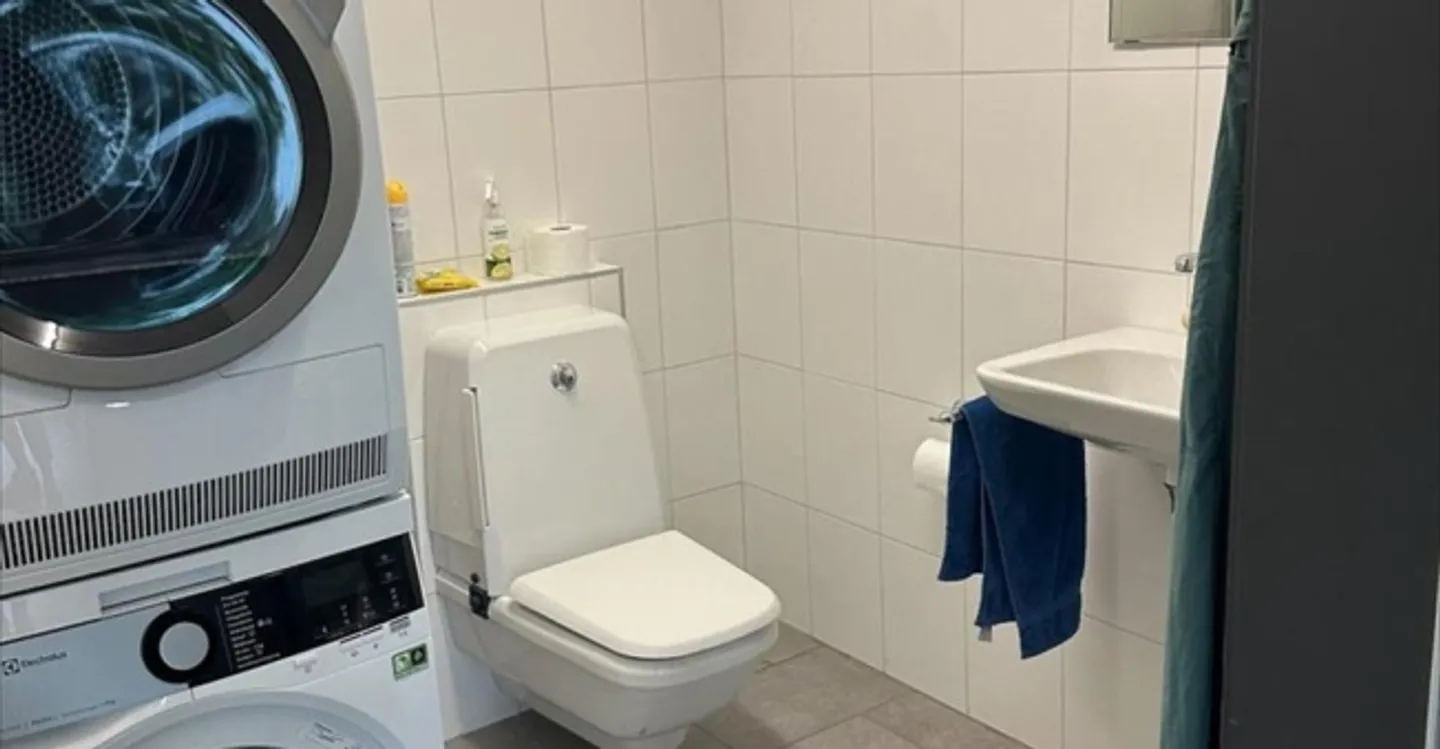 Office space for rent - Photo 7 of 9