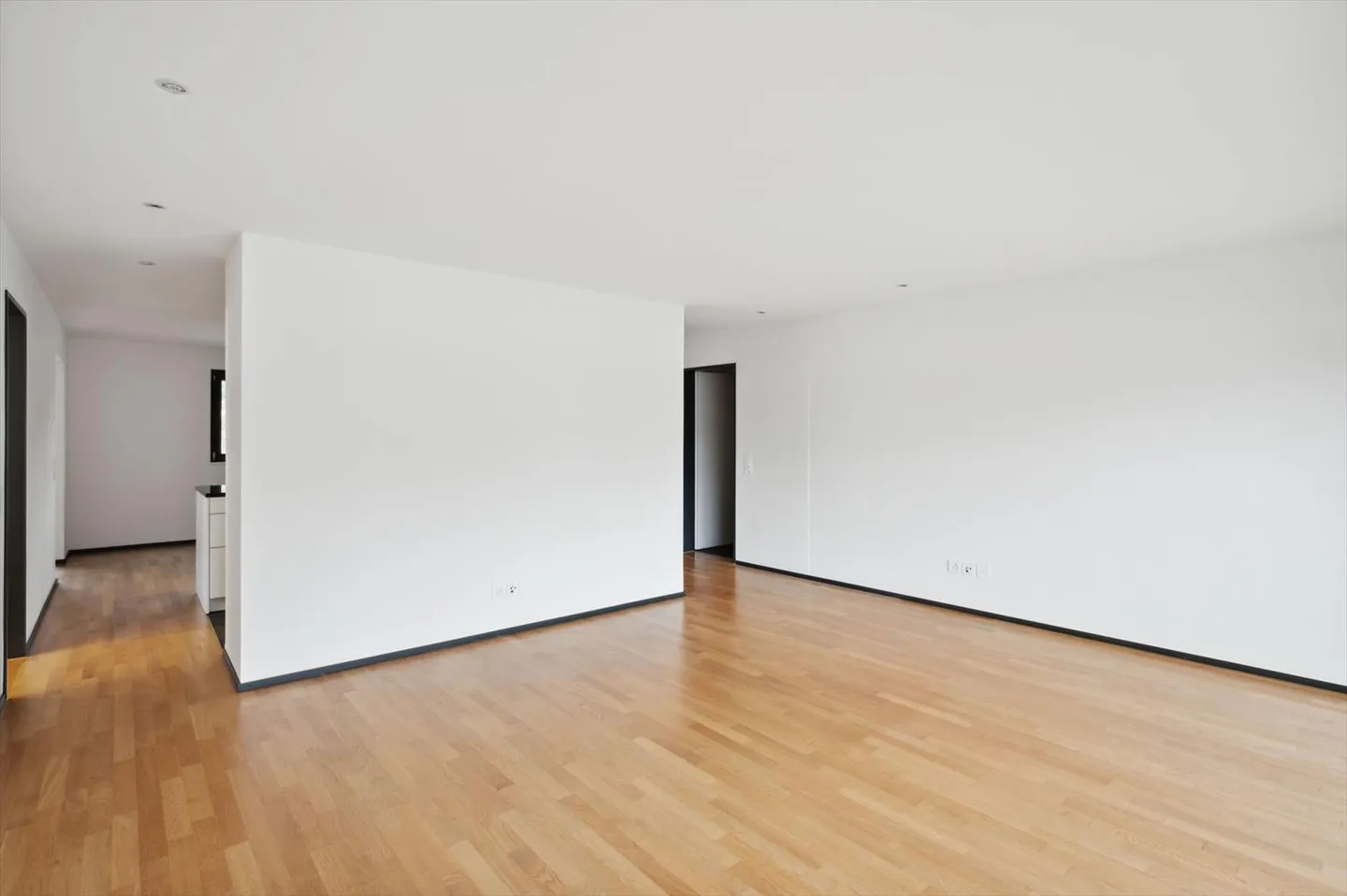 LOUER SANS CAUTION - bel appartement avec espace de jardin près du centre - Photo 2 sur 9