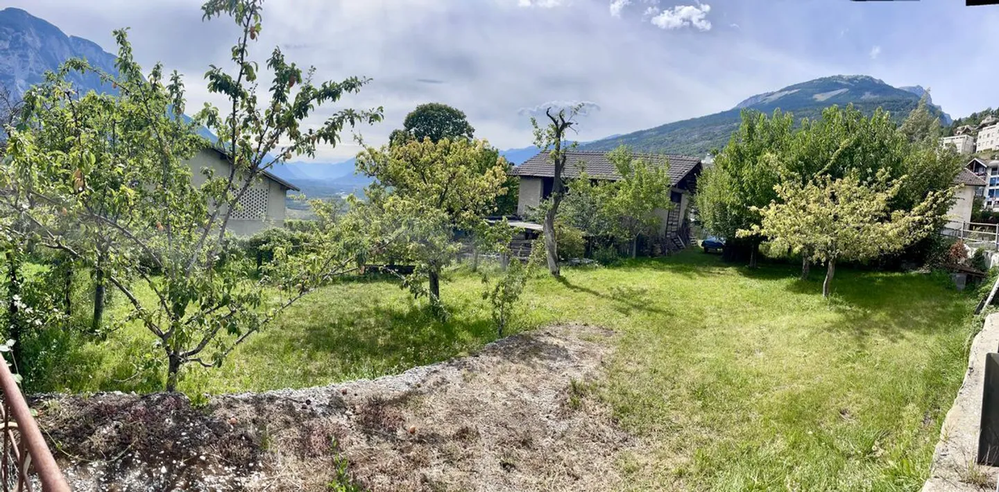 Bauparzellen mit Scheune - Foto 5 von 7