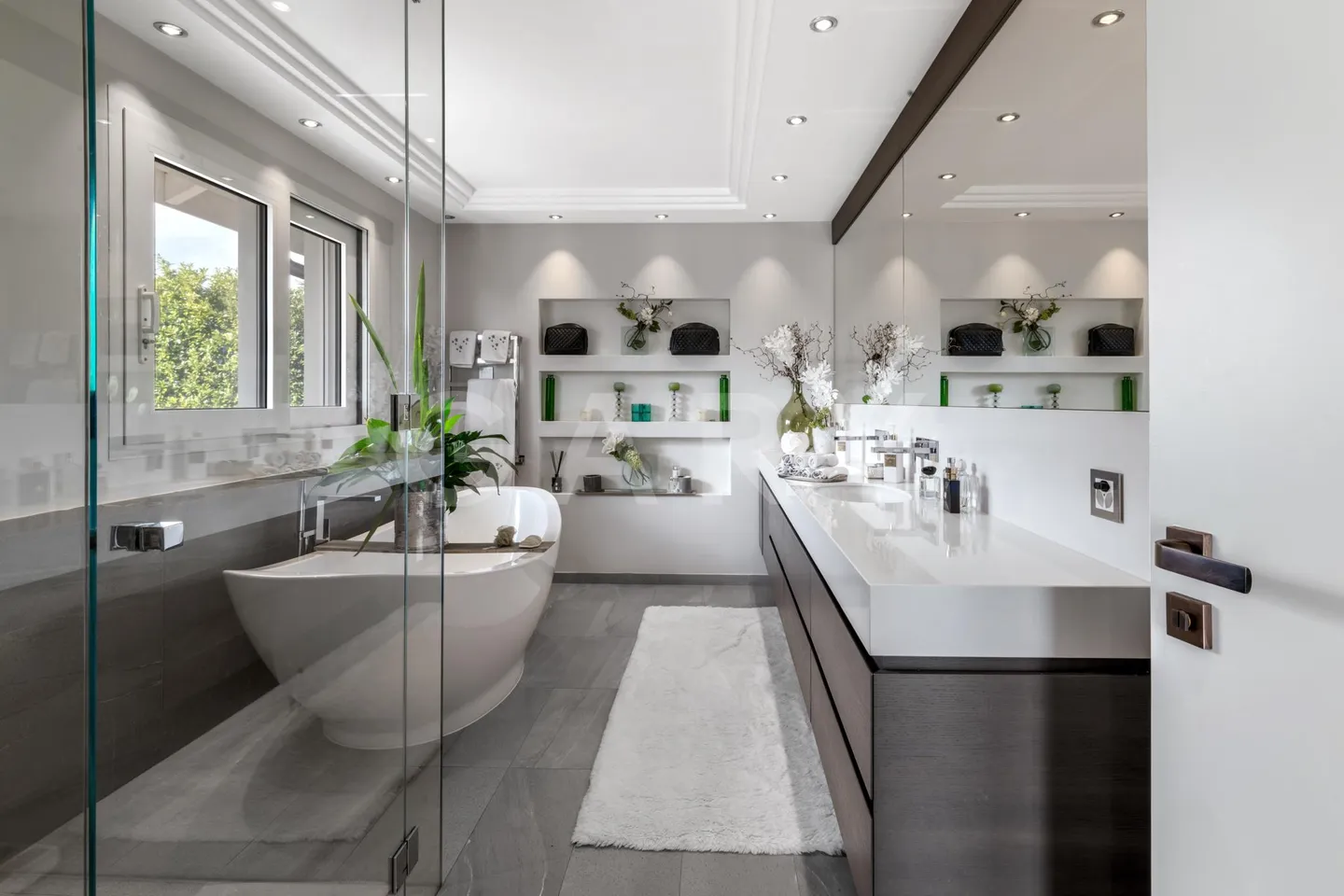 EXCLUSIVE - ELEGANT COUNTRY HOUSE - Photo 5 of 6