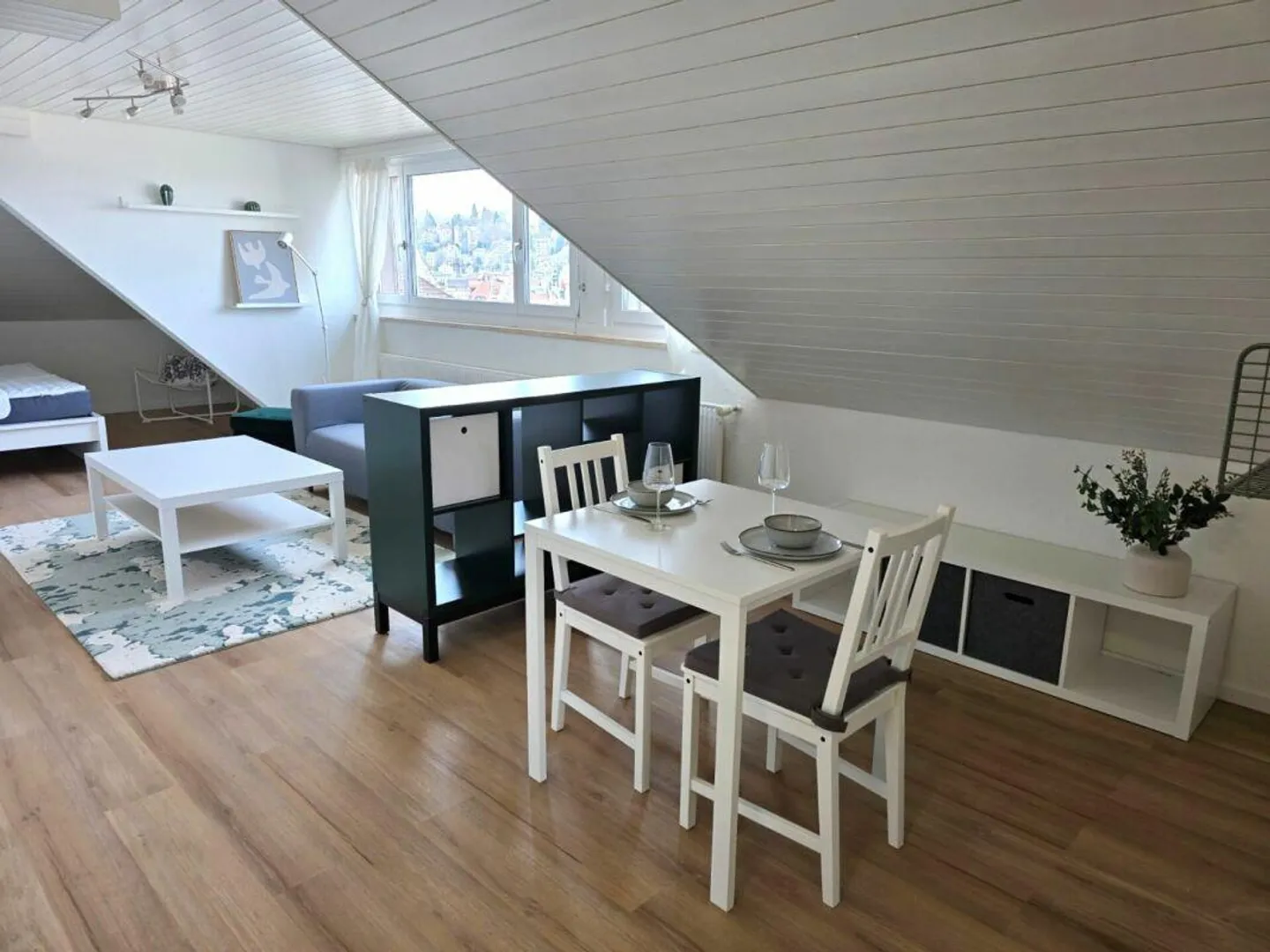 Stilvolle 1.5-Zi.-Dachgeschosswohnung | saniert & möbliert - Foto 4 von 7