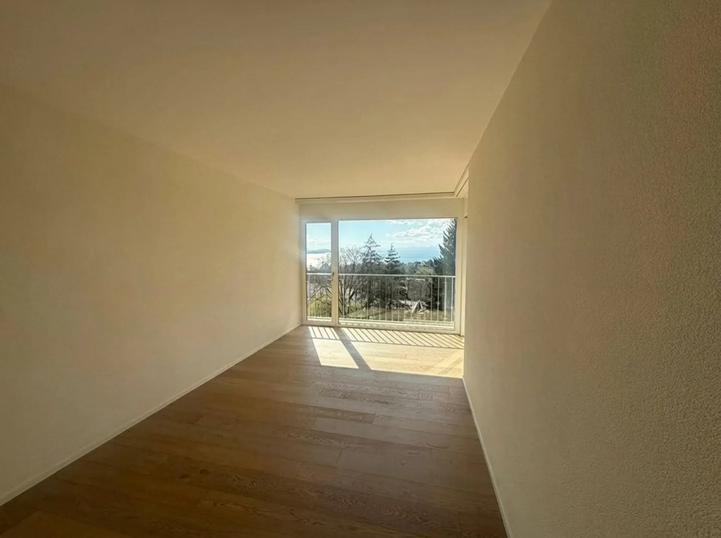 Wunderschöne Wohnung mit Terrasse und atemberaubendem Seeblick - Foto 4 von 7