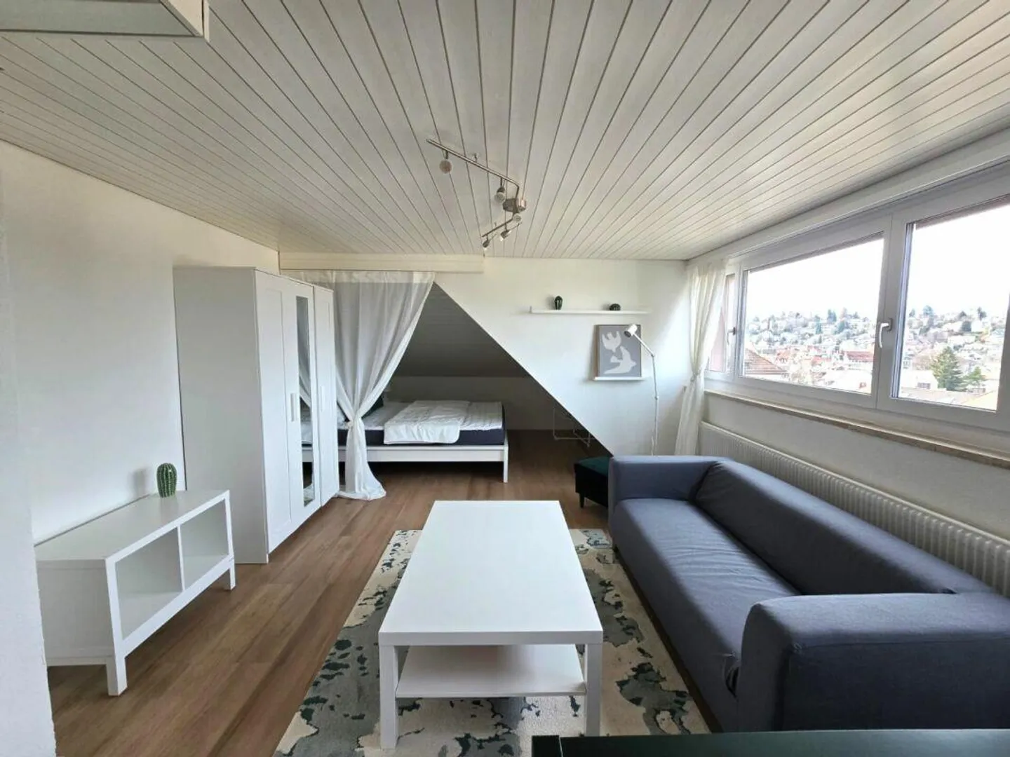 Stilvolle 1.5-Zi.-Dachgeschosswohnung | saniert & möbliert - Foto 2 von 7