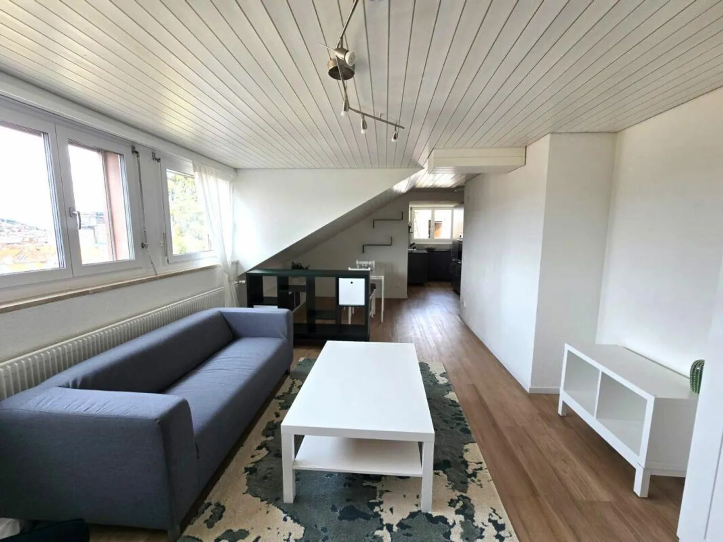 Stilvolle 1.5-Zi.-Dachgeschosswohnung | saniert & möbliert - Foto 5 von 7