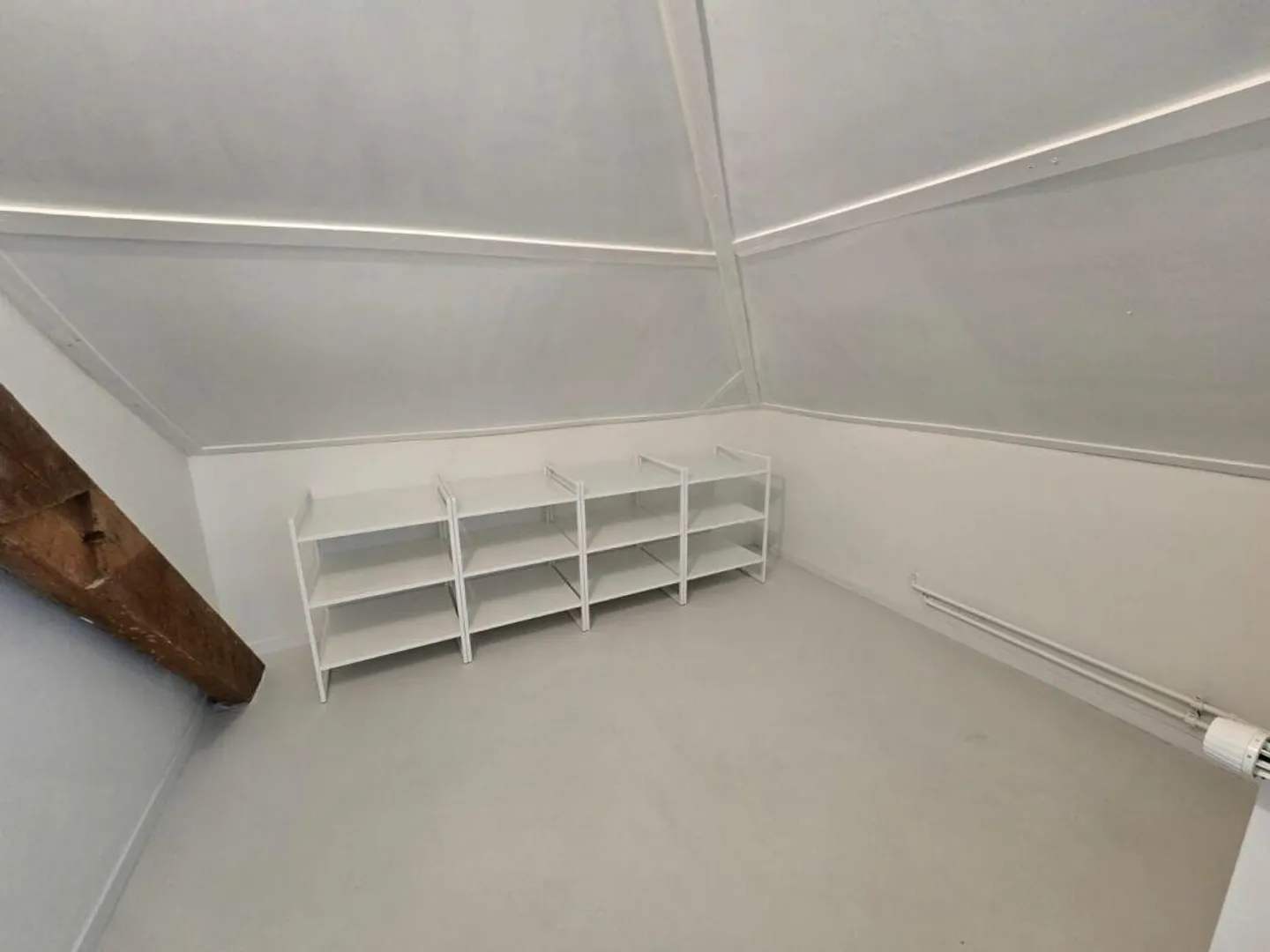 Stilvolle 1.5-Zi.-Dachgeschosswohnung | saniert & möbliert - Foto 7 von 7