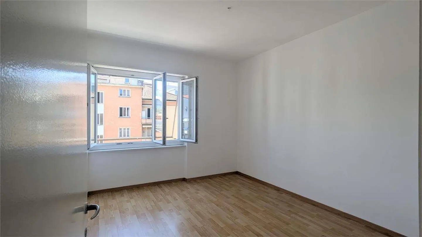 Chiasso, hervorragendes 3,5-Zi-Wohnung mit Balkon - Foto 3 von 9