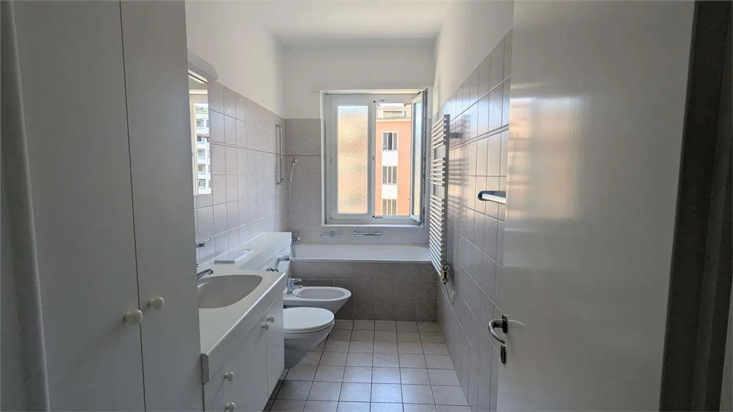 Chiasso, hervorragendes 3,5-Zi-Wohnung mit Balkon - Foto 6 von 9